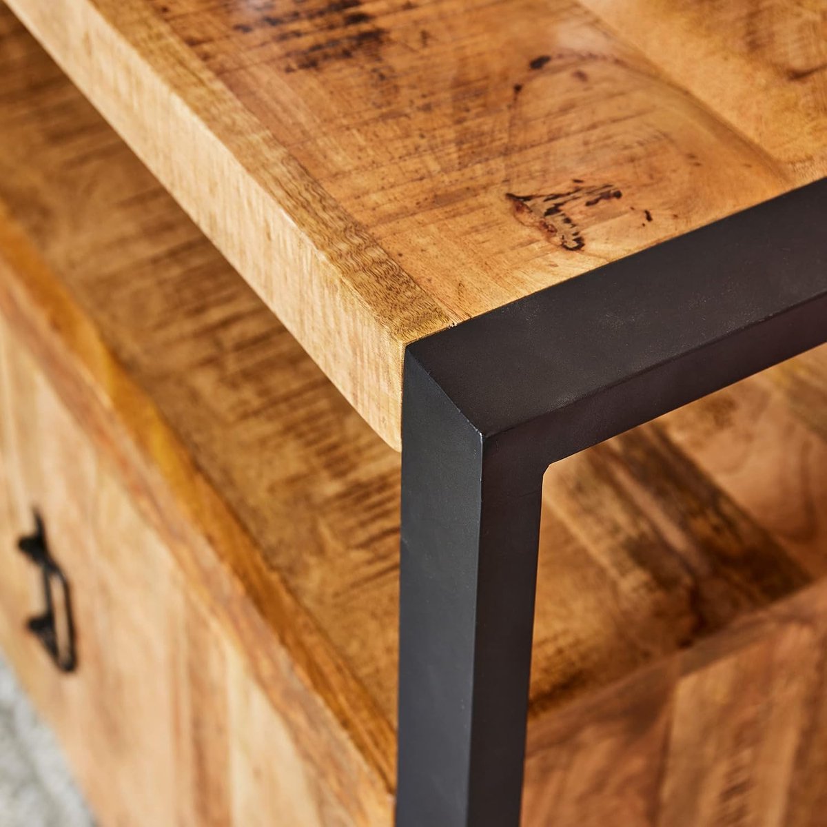 Industrieel Dressoir Boaz 135 cm – Mangohout & Metaal Kast – Opbergkast met 3 Deuren – TV Meubel – Handgemaakt Industrieel Design – 135x45x80 cm – Zwart – MedaHomeStore
