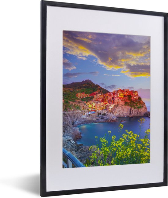 Fotolijst incl. Poster - Oranje gekleurde huizen door de ondergaande zon in Cinque Terre - 30x40 cm - Posterlijst