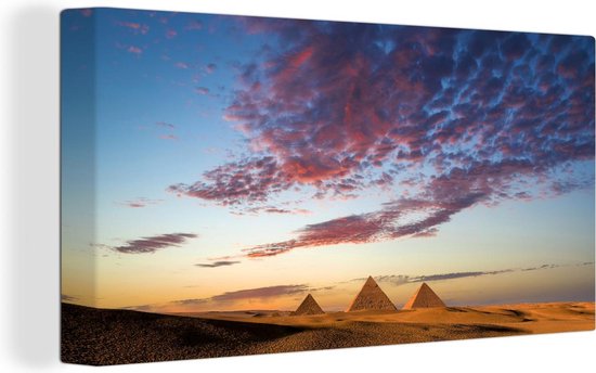 De piramides van Giza in Egypte bij zonsondergang Canvas 40x20 cm - Foto print op Canvas schilderij (Wanddecoratie woonkamer / slaapkamer)