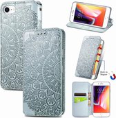 Blooming Mandala Reliëfpatroon Magnetische Horizontale Flip Leren Hoes met Houder & Kaartsleuven & Portemonnee Voor iPhone SE 2020/8/7 (Grijs)