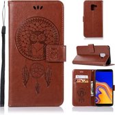 Windgong Uil Embossing Patroon Horizontale Leren Flip Case met Houder & Kaartsleuven & Portemonnee Voor Galaxy J6 + (Bruin)