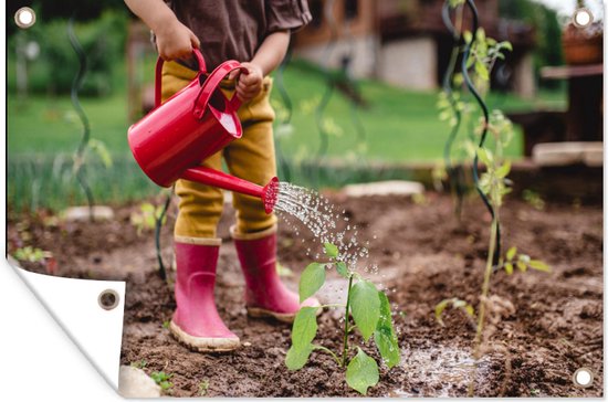 Tuindecoratie Peuter geeft de planten water met een gieter - 60x40 cm - Tuinposter - Tuindoek - Buitenposter