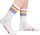 Fietssokken - Regenboog print - Wit - Maat 39 tot 45+ - Snelle Sokken - Vrolijke wielrensokken - Wielersokken - Mountainbikesokken - MTB Sokken - Hoogwaardig Nylon - Ademend - Anti