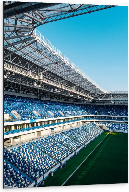 Dibond - Blauw/Witte Tribune in Stadion - 80x120cm Foto op Aluminium (Wanddecoratie van metaal)
