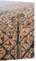 De Sagrada Familia midden in Eixample in Barcelona - Foto op Plexiglas - 30 x 40 cm