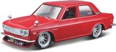 Maisto Datsun 510 1971 'KIT' rood modelauto schaalmodel 1:24