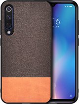 Xiaomi Mi 9 Hoesje - Mobigear - Fabric Serie - Hard Kunststof Backcover - Bruin - Hoesje Geschikt Voor Xiaomi Mi 9