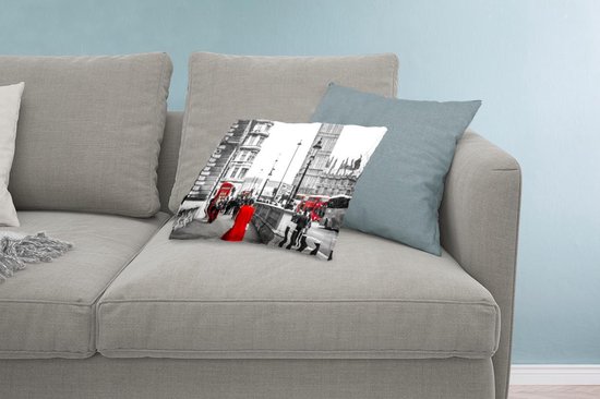 Sierkussen Rouge noir et blanc pour usage intérieur - Photo Zwart et blanc d'une femme en robe rouge - 60x40 cm - Coussin intérieur rectangulaire en coton