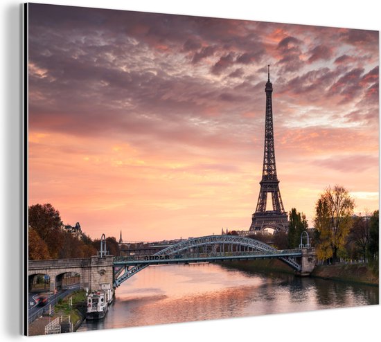 Un beau ciel orange au dessus de la Tour Eiffel à Paris Aluminium 90x60 cm - Tirage photo sur Aluminium (décoration murale métal)