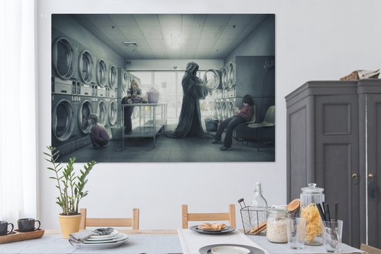 Canvas schilderij 180x120 cm - Wanddecoratie Absurde Magere Hein in de wasserette - Muurdecoratie woonkamer - Slaapkamer decoratie - Kamer accessoires - Schilderijen