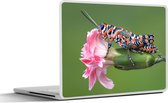 Laptop sticker - 11.6 inch - Sprinkhaan - Bloem - Roze - 30x21cm - Laptopstickers - Laptop skin - Cover