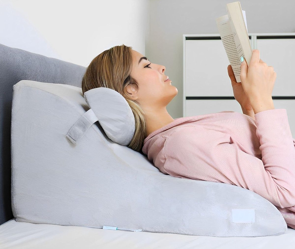Solacis Leeskussen voor in bed - Zitkussen - Lekker lui lezen - Ontspanningskussen - Bookseat - Must have om lekker te lezen!