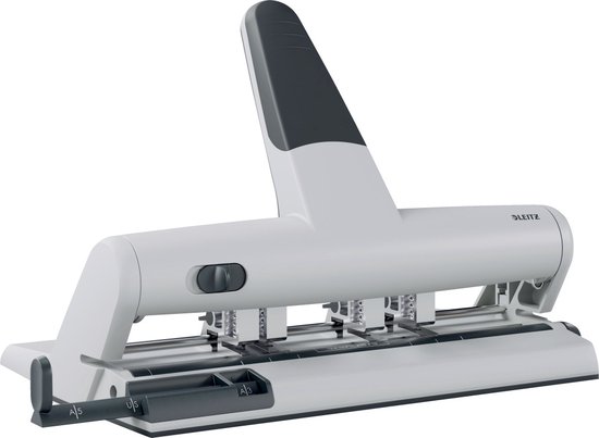 Leitz 4-gaats perforator, zilver en grijs, met schaalverdeling.