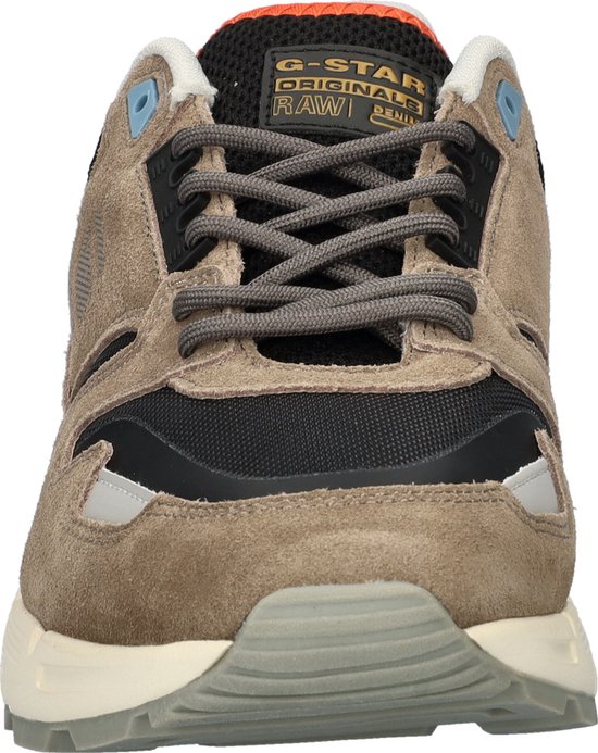 Vooraanzicht van de sneaker met G-Star Originals RAW label op de tong en grijze veters.