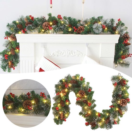 Kerststukje stekertje - tak met hulst - bessen - kerstster - groen/rood