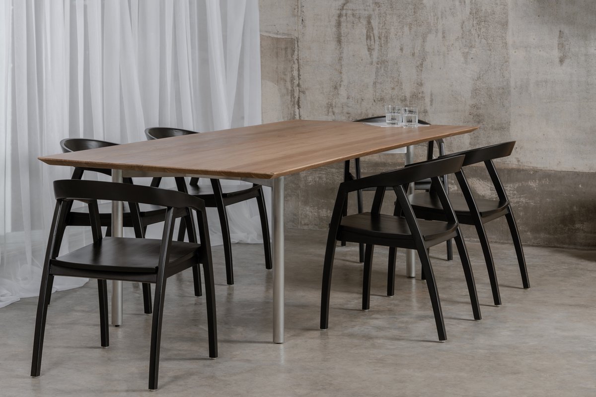 Solomon design stoel - zwart - teak hout - zwarte houten eetkamerstoel - met armleuningen - ultiem comfort - modern landelijk - hoogwaardig teakhout - premium kwaliteit