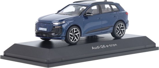 Spark 1:43 Audi Q6 e-tron aimant gris 5012326631 modèle voiture