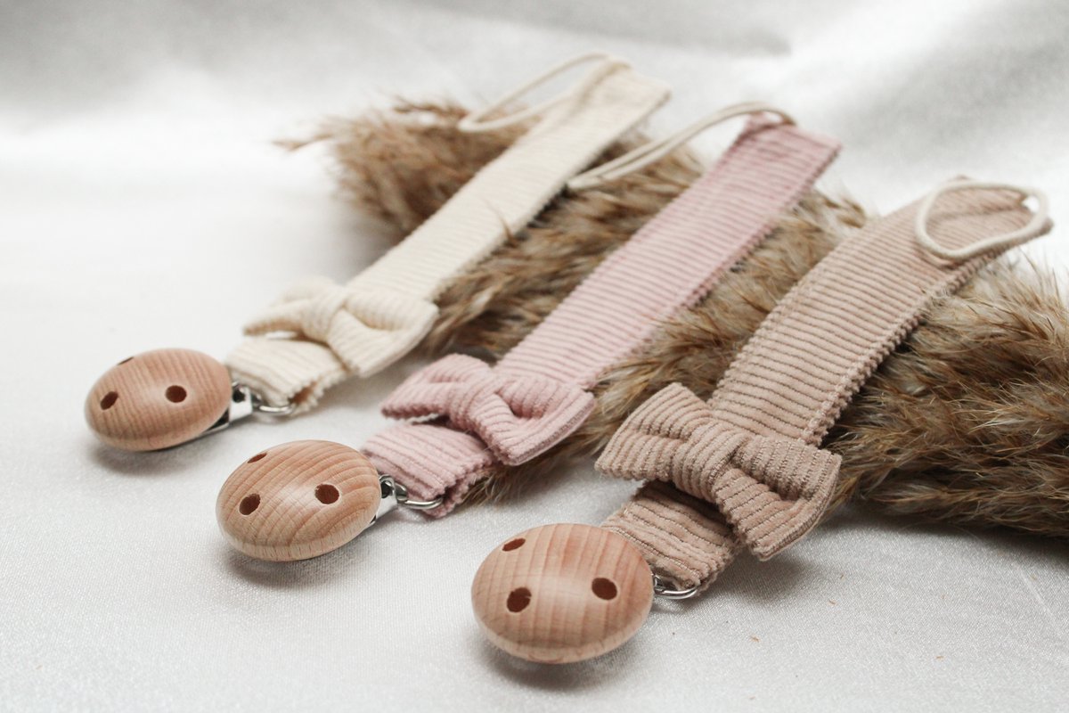 Speenkoord strik - katoen - beige kleur - houten knop - fopspeen - accessoires baby - speenketting - baby - kraamcadeau - rib stof - speenkoord meisje - mommy musthaves