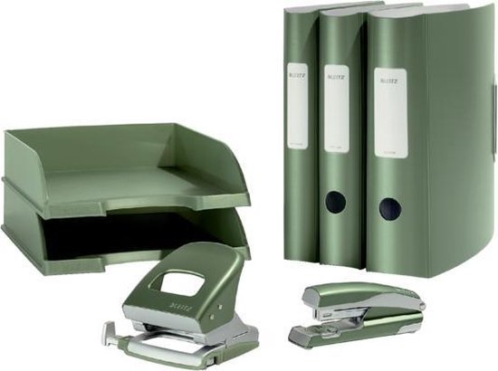 Groene Leitz kantoorspullen: mapjes, nietmachine, perforator en ordners.