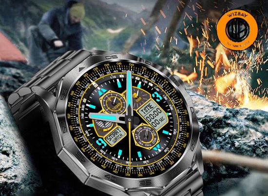 Zilveren smartwatch met metalen bandje, display toont 'SMART WATCH' met dag, datum, hartslag en stappenteller.