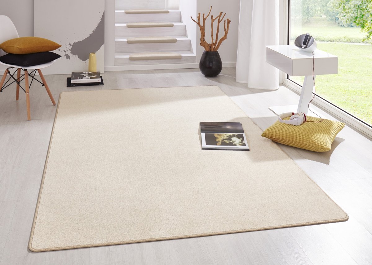 Flycarpets Uni Laagpolig Effen Vloerkleed - Fancy - Beige 133x195 cm