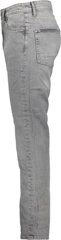 Zij-aanzicht van een loszittende grijze jeans met vijf zakken.