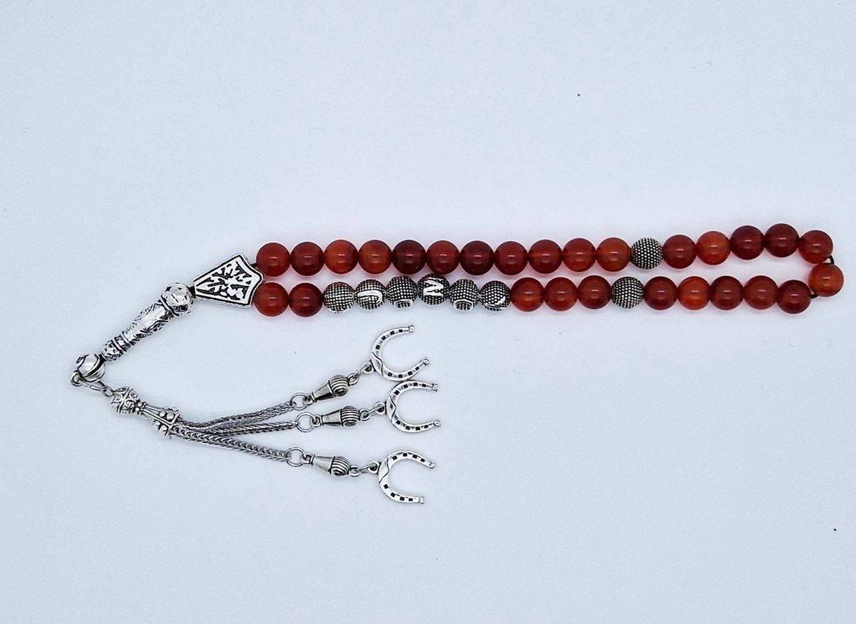 Handgemaakte naam tasbih 33 Kralen Natuursteen “Rood Agaat” - met metaal tassel “Hoefijzer"- Met je naam of de naam van uw geliefde- 8 mm diameter van de korrel