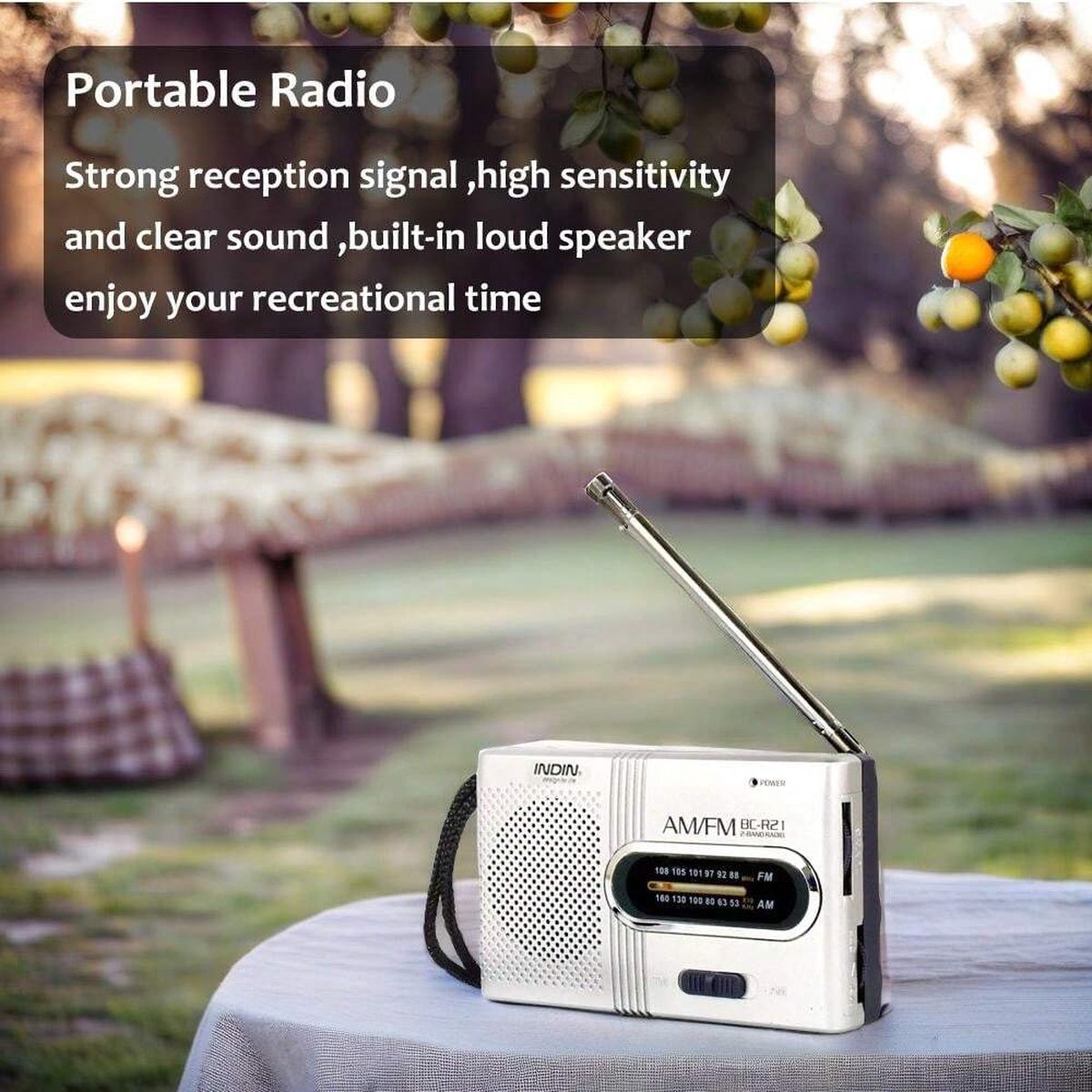 Kleine FM-radio, transistorradio, draagbare radio met batterijen, mini- zakradio op FM met luidspreker, hoofdtelefoonaansluiting Kleine FM-radio, transistorradio, draagbare radio met batterijen, mini- zakradio op FM met luidspreker, hoofdtelefoonaansluiting