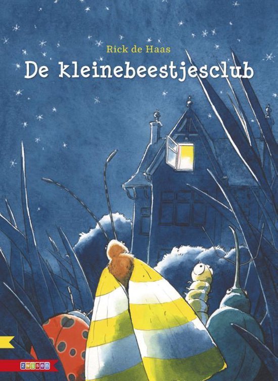 Boekcover 'De kleinebeestjesclub' van Rick de Haas met een nachtscène van insecten in een tuin.