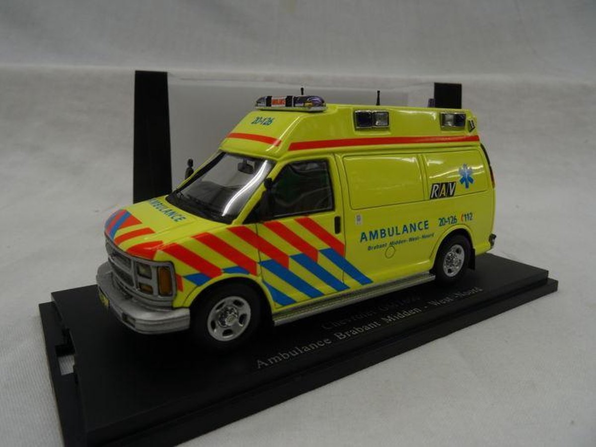 1:43NEO Chevrolet Ambulance シボレー救急車 Chevrolet GMT 600 Ambulancedienst RAV Brabant Midden-West-Noord 1