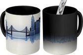 Magische Mok - Foto op Warmte Mok - Een vector tekening van de Brooklyn Bridge - 350 ML