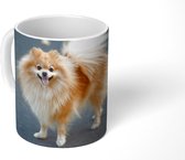 Mok - Puppy staat op beton - 350 ML - Beker