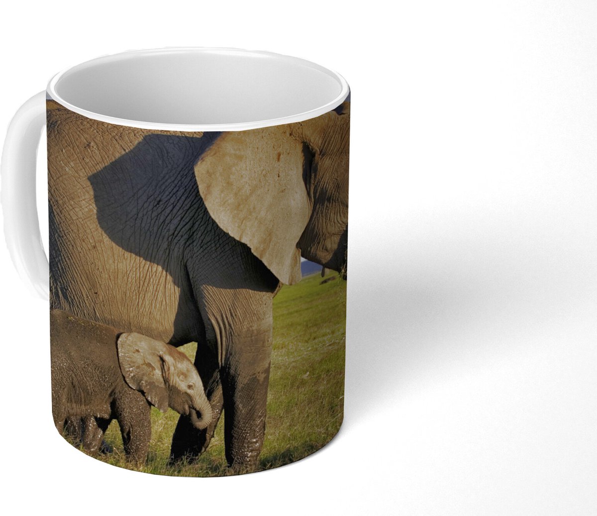 Mok - Koffiemok - Moeder en baby olifant door de savanne - Mokken - 350 ML - Beker - Koffiemokken - Theemok