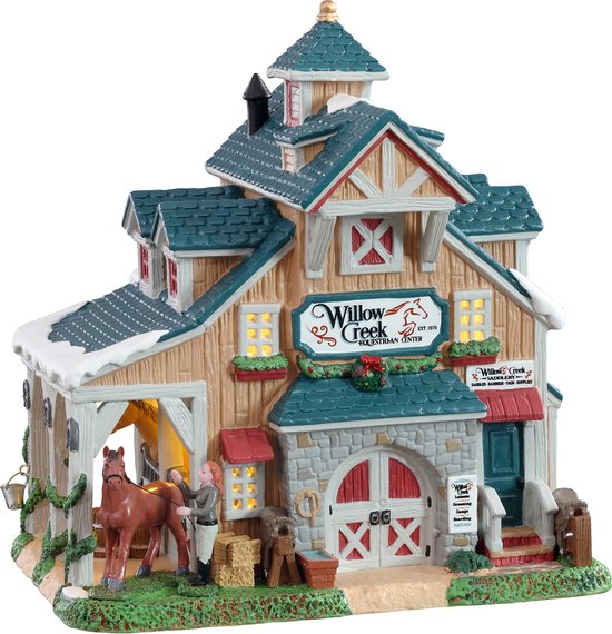 Lemax - 'Willow Creek Equestrian Center' - Verlicht gebouw - Exclusief adapter (werkt ook op batterijen)