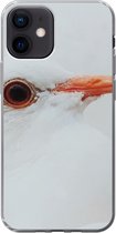 Geschikt voor iPhone 12 hoesje - Close-up van een witte duif - Siliconen Telefoonhoesje