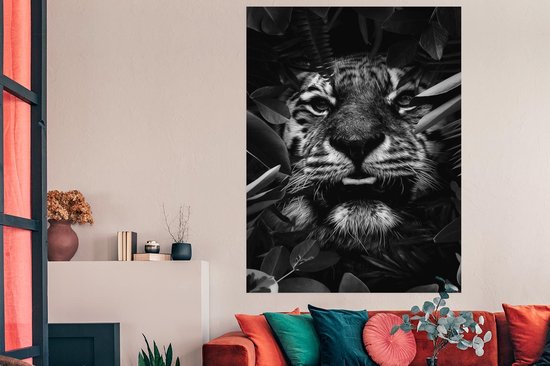 Affiche Tigre parmi les plantes - noir et blanc - 120x180 cm XXL
