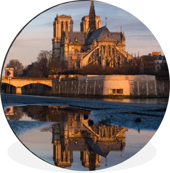 WallCircle - Wandcirkel - Muurcirkel - De Notre Dame kathedraal weerspiegelt in het water in Parijs - Aluminium - Dibond - ⌀ 30 cm - Binnen en Buiten