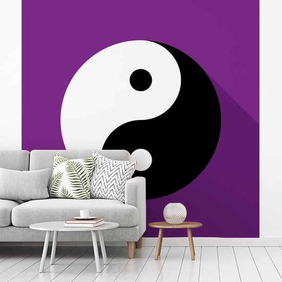 Papier peint photo vinyle - Une illustration du logo Yin et Yang avec un fond violet largeur 280 cm x hauteur 280 cm - Tirage photo sur papier peint (disponible en 7 tailles)
