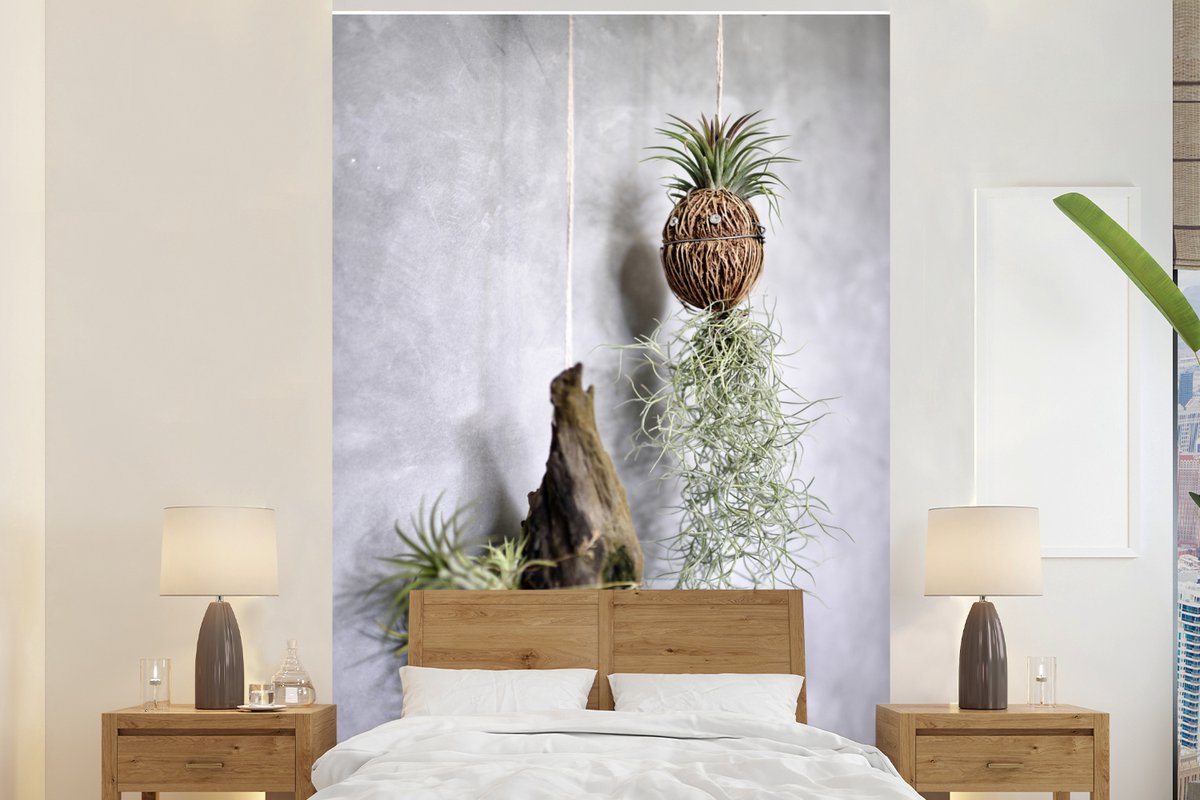 Behang - Fotobehang Hangplanten in de vorm van een ananas - Breedte 195 cm x hoogte 300 cm