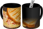 Magische Mok - Foto op Warmte Mok - Tosti met ham en kaas op tosti-ijzer - 350 ML