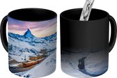 Magische Mok - Foto op Warmte Mokken - Koffiemok - Alpen - Sneeuw - Trein - Magic Mok - Beker - 350 ML - Theemok