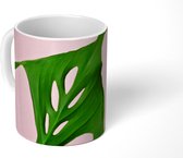 Mok - Botanisch blad op een roze achtergrond - 350 ML - Beker