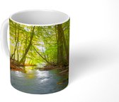 Mok - Een donkere rivier midden in een Deens bos - 350 ML - Beker - Uitdeelcadeautjes