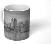 Mok - Roze zonsondergang boven het Amerikaanse Cincinnati in Ohio - zwart wit - 350 ML - Beker