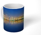 Mok - Nachtscène van Dubai Marina in de verte - 350 ML - Beker