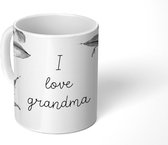 Mok - Koffiemok - Spreuken - Quotes I Love Grandma - Oma - Moederdag - Bloemen - Cadeau - zwart wit - Mokken - 350 ML - Beker - Koffiemokken - Theemok - Mok met tekst