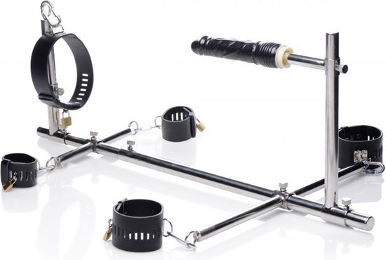 Imprisoned Bondagerek Met Dildo