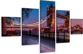 Schilderij - Tower Bridge in de avonduren, 5 luik, Premium Print