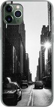 Geschikt voor iPhone 11 Pro Max hoesje - Een rustige straat in New York in zwart-wit - Siliconen Telefoonhoesje