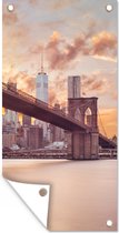 Affiche clôture Pont de Brooklyn et la ligne d'horizon de New York au coucher du soleil - 100x200 cm - Toile jardin